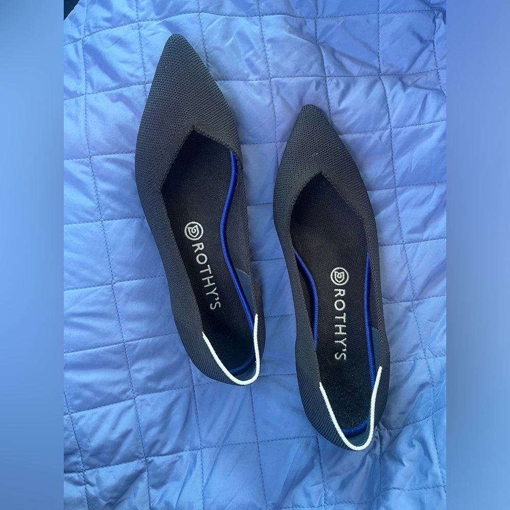 ROTHYS - size 9.5 - Black pointed toe flats
